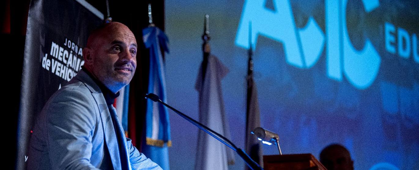 Olivo: &ldquo;Es un orgullo recibir al automovilismo&rdquo;
